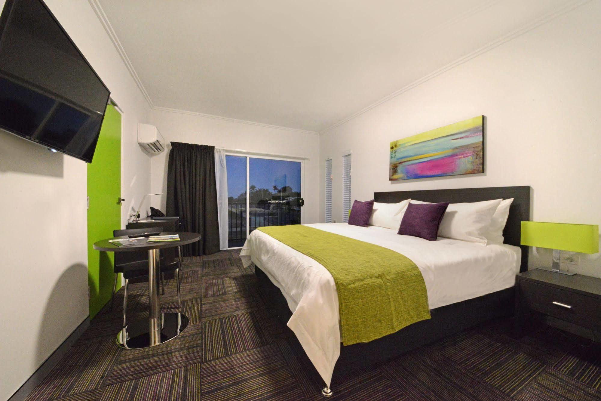 Mackay Oceanside Central Hotel Official Exterior photo