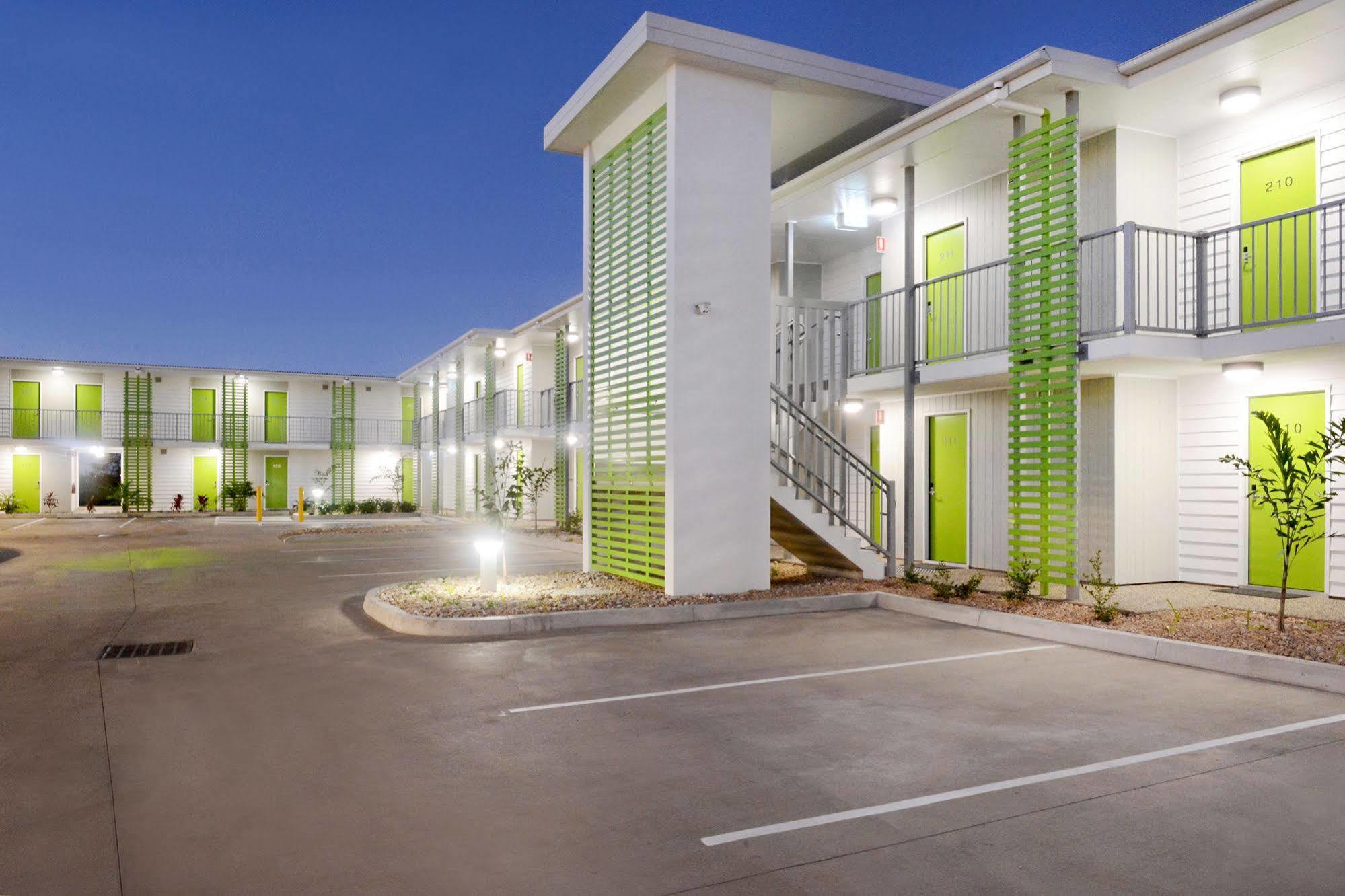 Mackay Oceanside Central Hotel Official Exterior photo