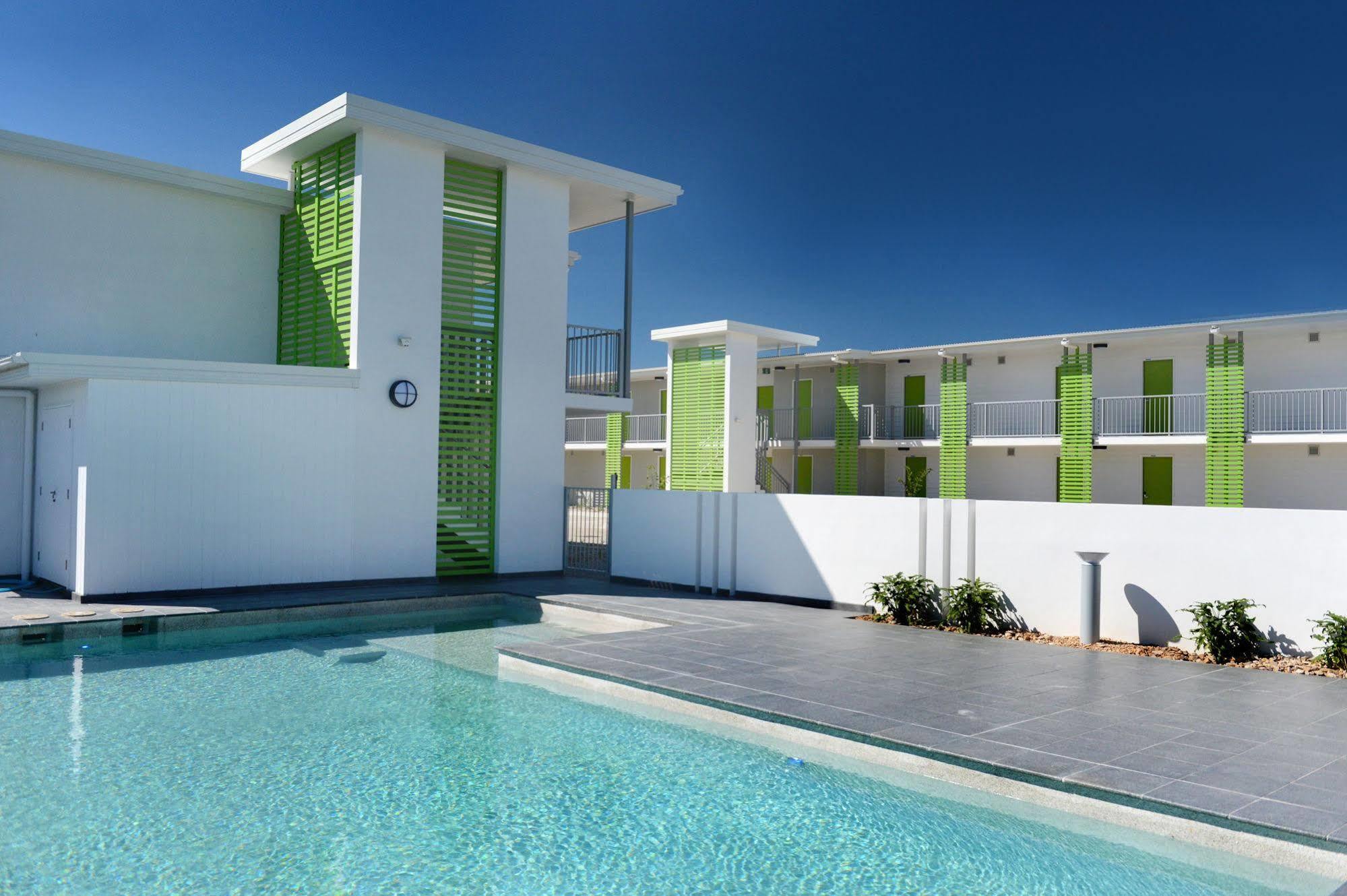 Mackay Oceanside Central Hotel Official Exterior photo